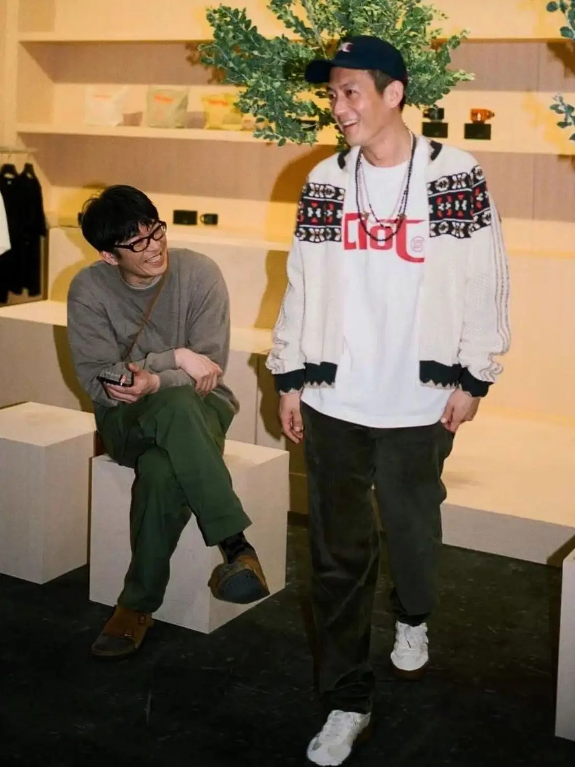 

Американский свободный вязаный мужской свитер с вырезом, повседневная весенне-осенняя верхняя одежда для пар, молодежная мода