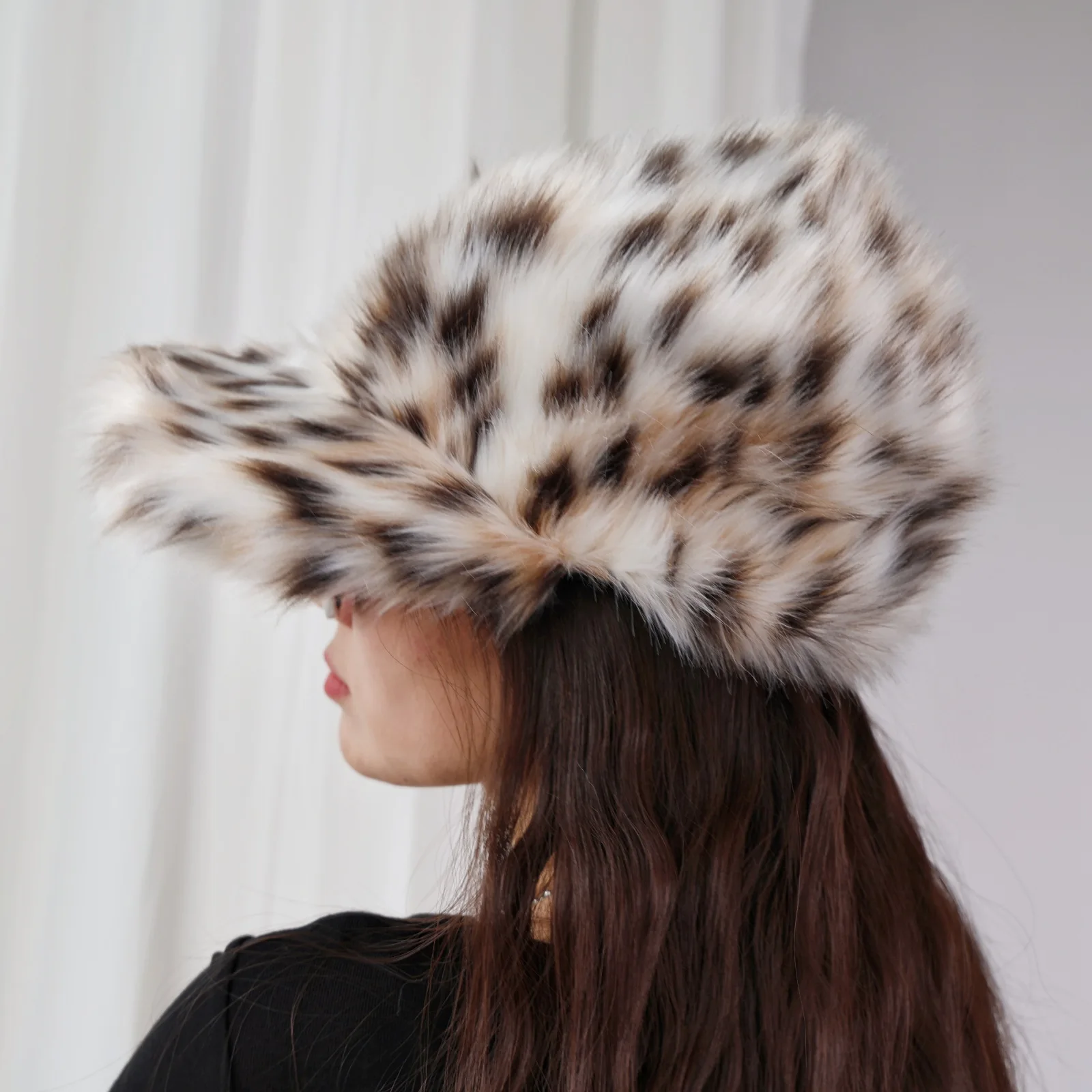 2025 Design Imitation Fox Fur Baseball Cap Super Warm Outdoor Ski Winter Cap Furry Snapback Cap Russian Windproof Casquette Hats