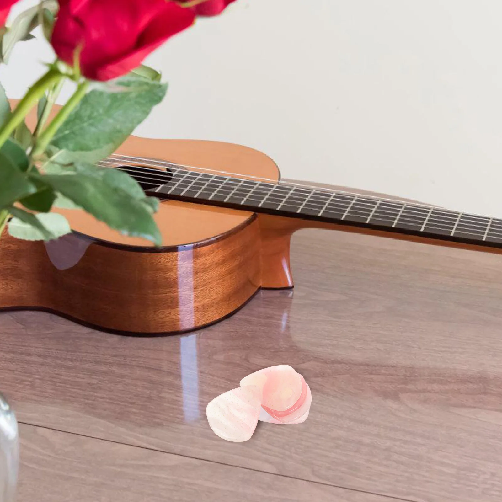 

5pcs Guitar Picks Heart-Shaped Resin For Electric Bass Acoustic Ukulele Plectrums Fast Strumming Stage Practice Durable Music