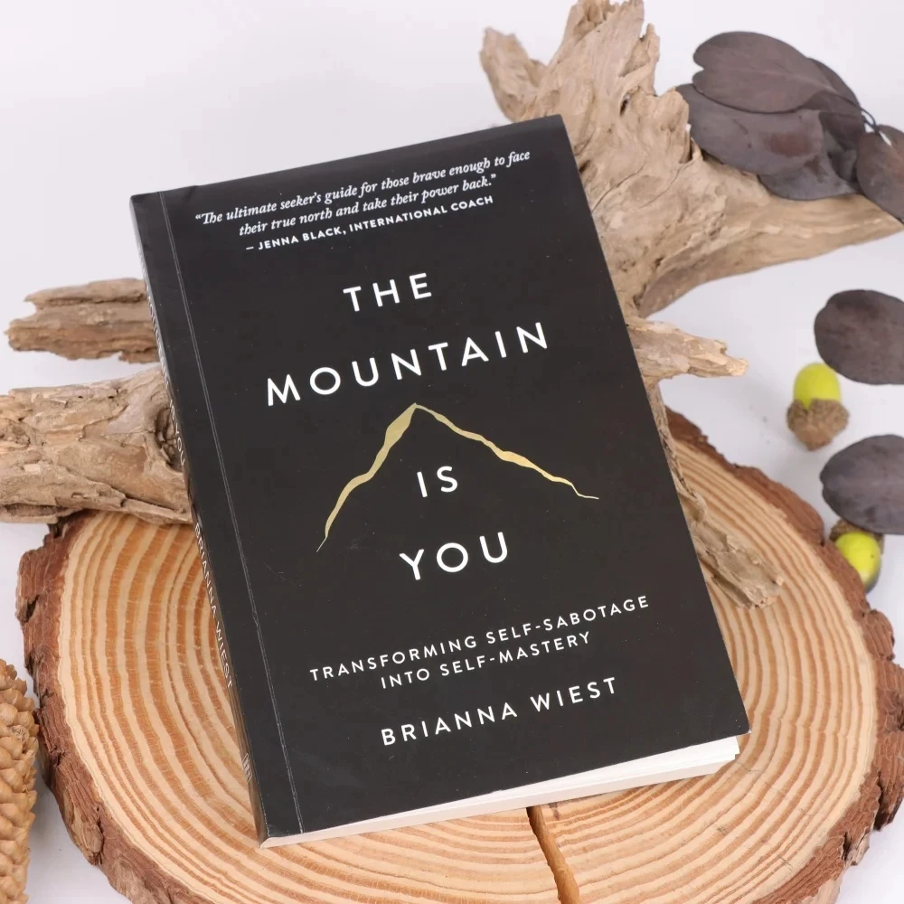 The Mountain Is You: تحويل الانحراف الذاتي إلى الكتب الإنجليزية ذاتية التغلب على هدايا عيد الميلاد