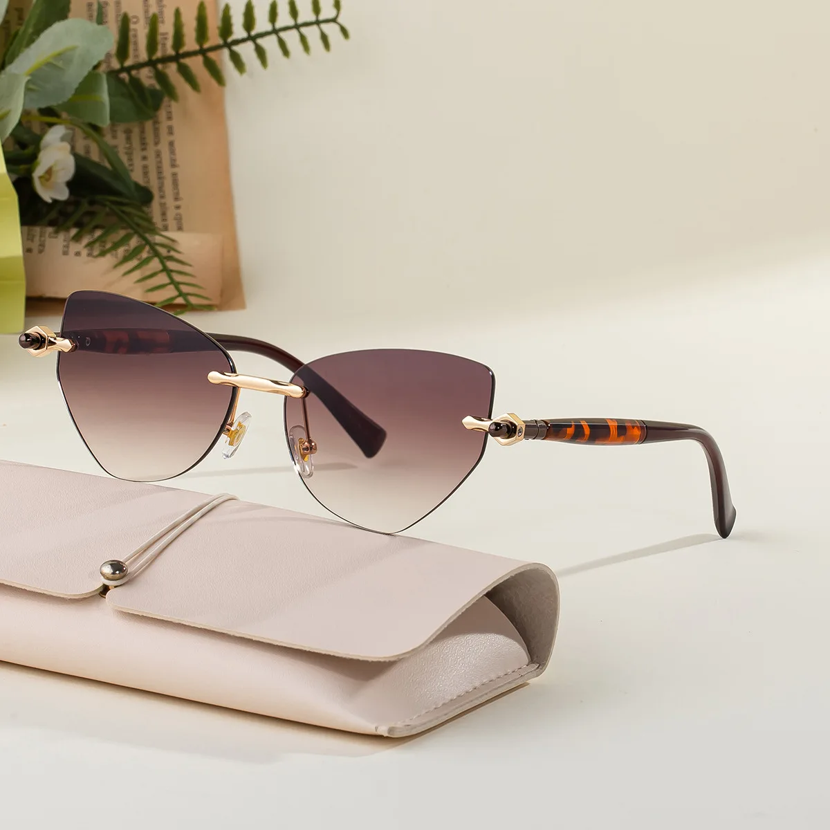

Rimless sunglasses women 2025 models of Europe and the United States sunglasses UV fashion outdoor glasses