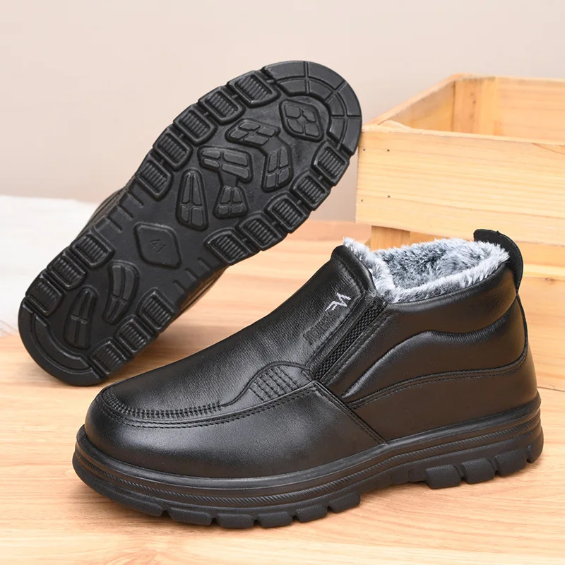 2026 Winter New Leather Boots Waterproof Anti Slip Snow Boots Men's Cotton Shoes Warmth Thickened Cotton Short Boots