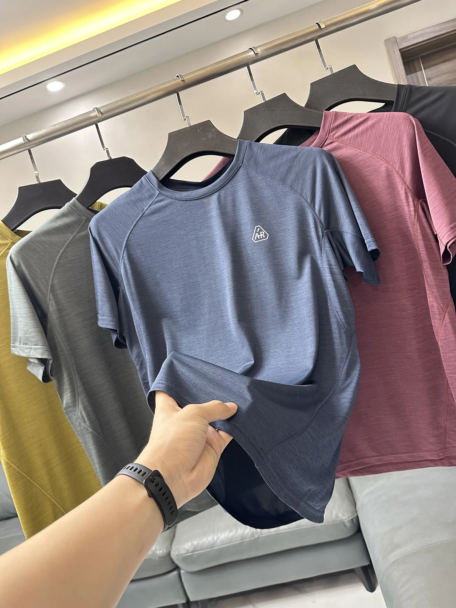 Quick Dry 3D Seamed Laser Punching Outdoor Function Short Sleeve T-Shirt Top for Men And Women Breathable Comfortable Polyest...