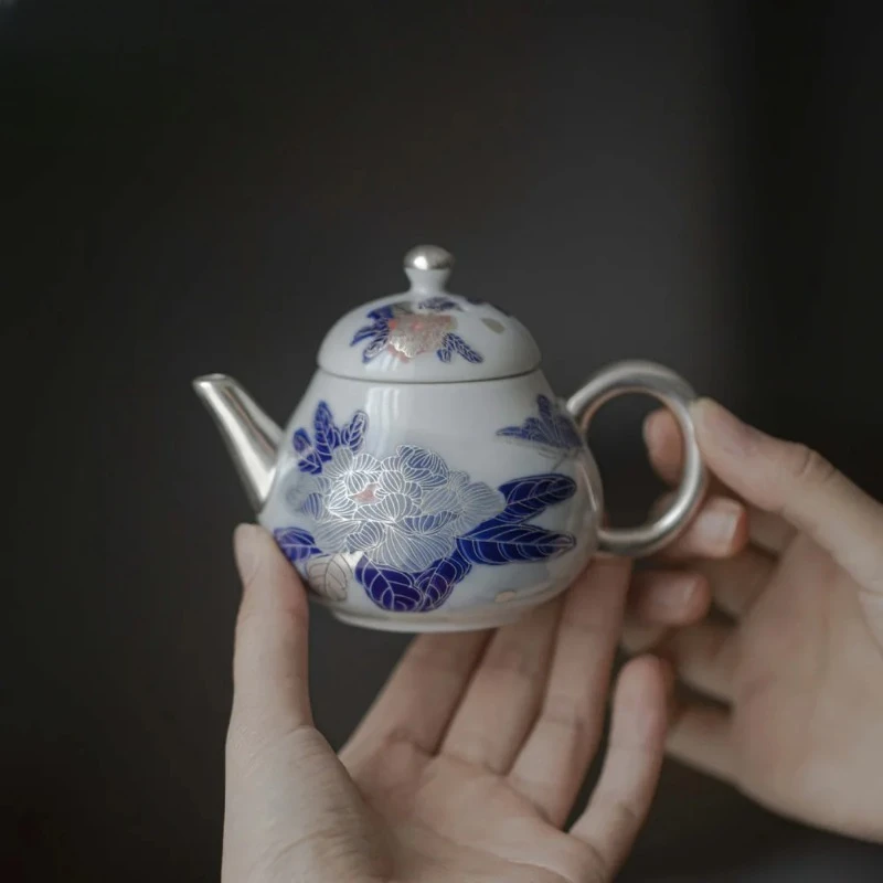 

Изысканный чайник ручной работы из позолоченного серебра с пионами, 150 мл, маленький, для домашнего чаепития, китайский чайный набор Кунг-фу, декоративный элемент