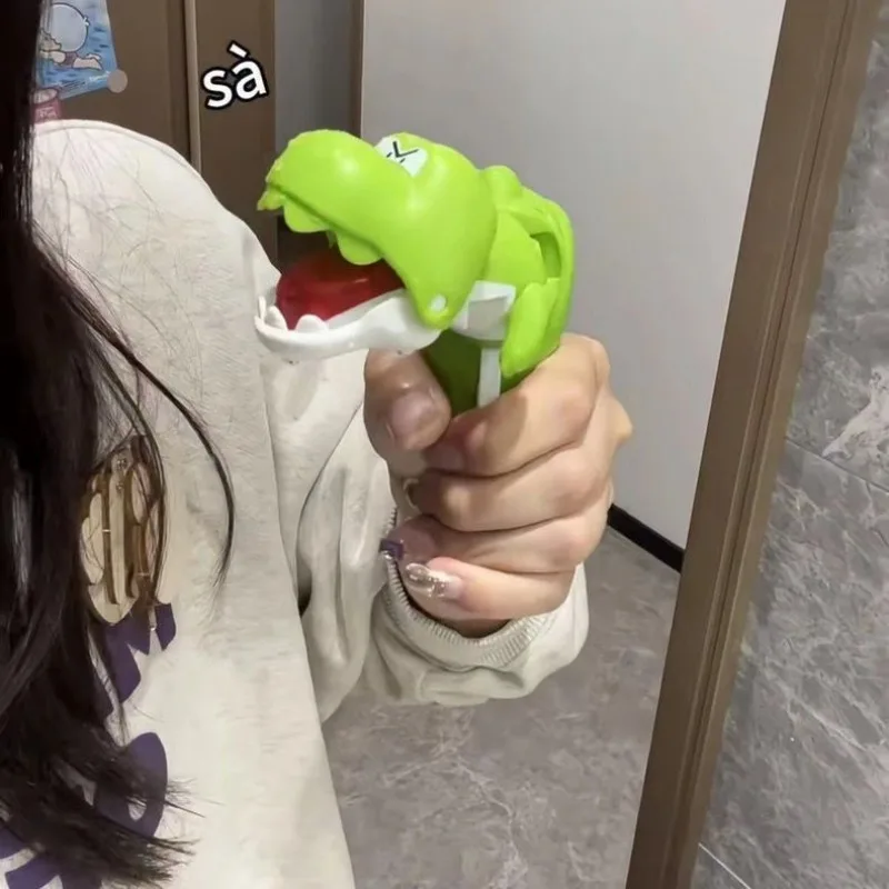 Dinozaur z ruchomą głową, pistolet na wodę, zabawny pistolet na wodę dla dzieci do bitew wodnych.