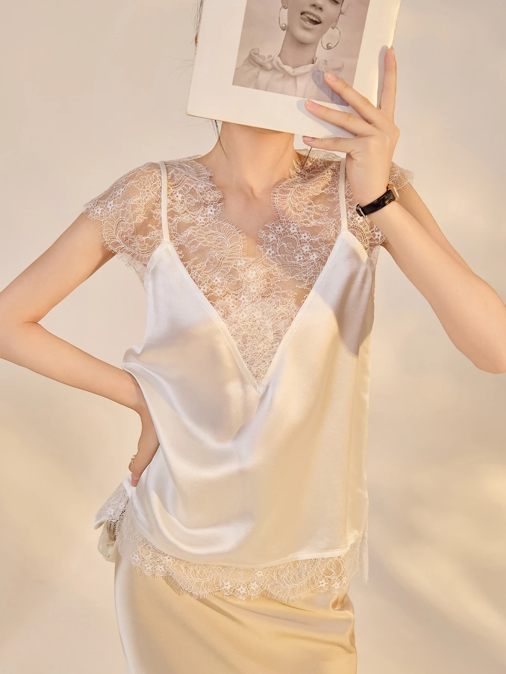 

Sexy Lace Ba Strap Vest Women's ort Vintage High Ne Csole Inner Wear Top Faionable Breathable Synthetic Fiber