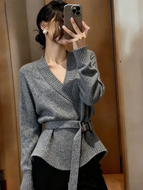 

Unique ey Knitted Sweater ort Sle Inner Wear Korean Sle Winter Faion Soft Medium Loose Fit V-Ne Long Sve Top