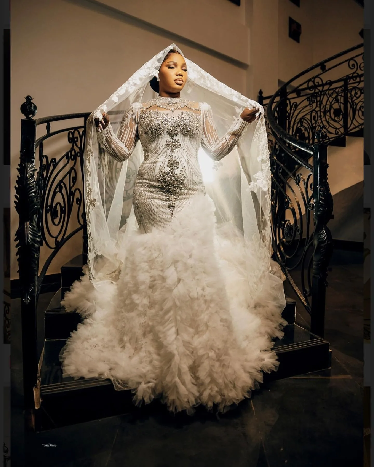 

Customized Heavy Handwork Crystals Beads Trumpet Wedding Gown For Bride Long Sleeves Arabic Aso Ebi Bridal Gown With Tiers Tulle