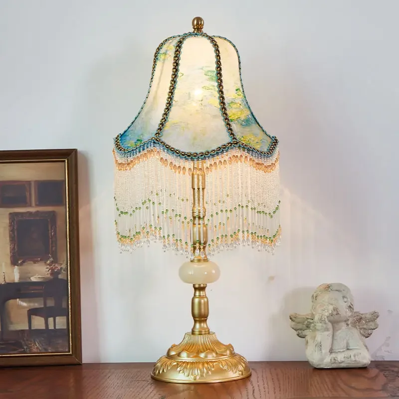 European-style new vintage tassel desk lamp, creative desktop bedroom study, French country-style cozy electric bedside lamp