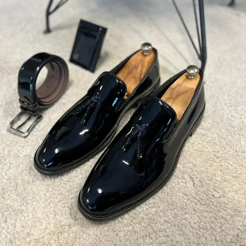 Mocassins de couro envernizado preto masculino, sapatos de negócios para casamento, borlas formais, novos, tamanho 38-46