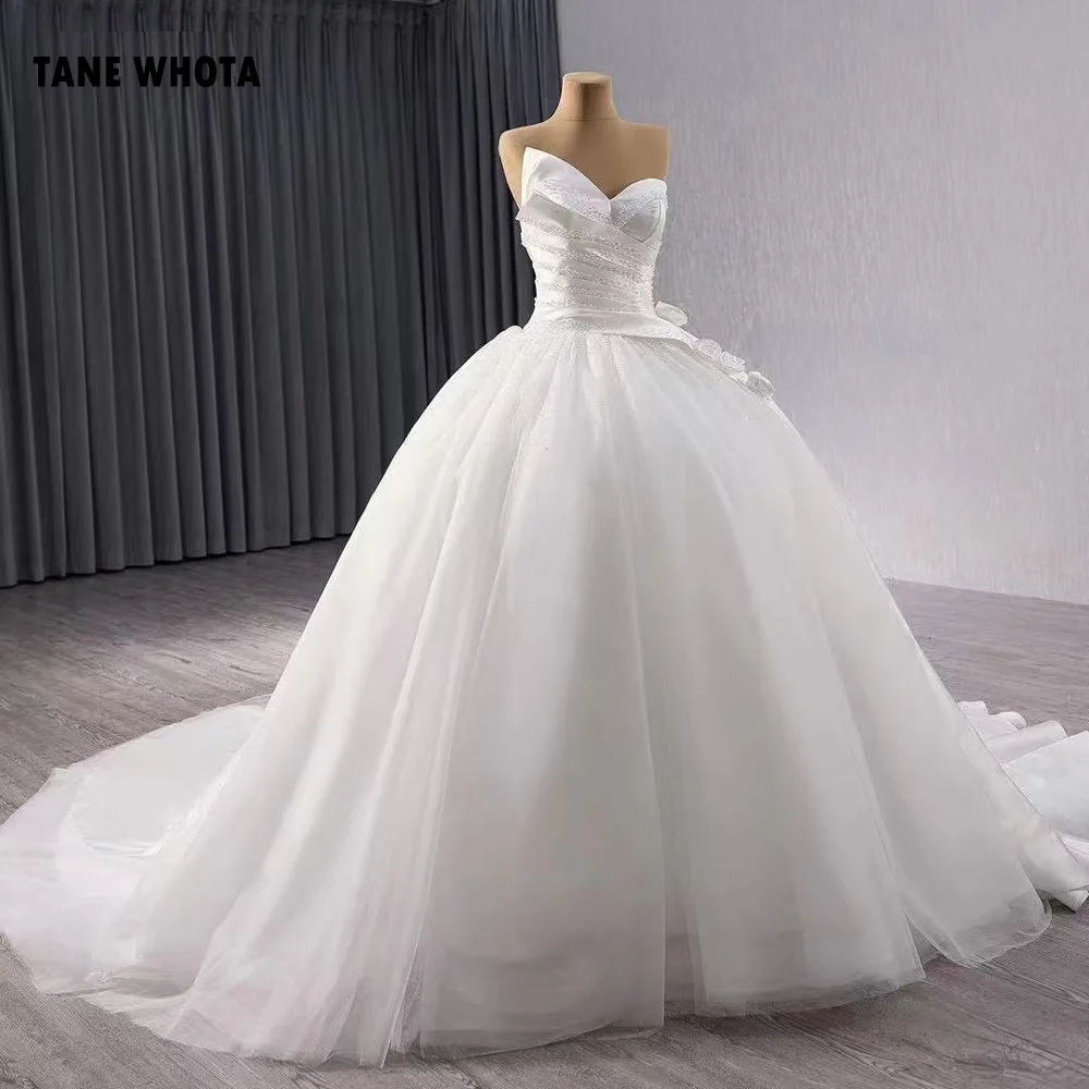 Vestidos De Novia Boda Sweetheart Lace Up กลับเลื่อมประดับด้วยลูกปัดคริสตัล Ruched ที่กําหนดเองชุดแต่งงานสีขาว