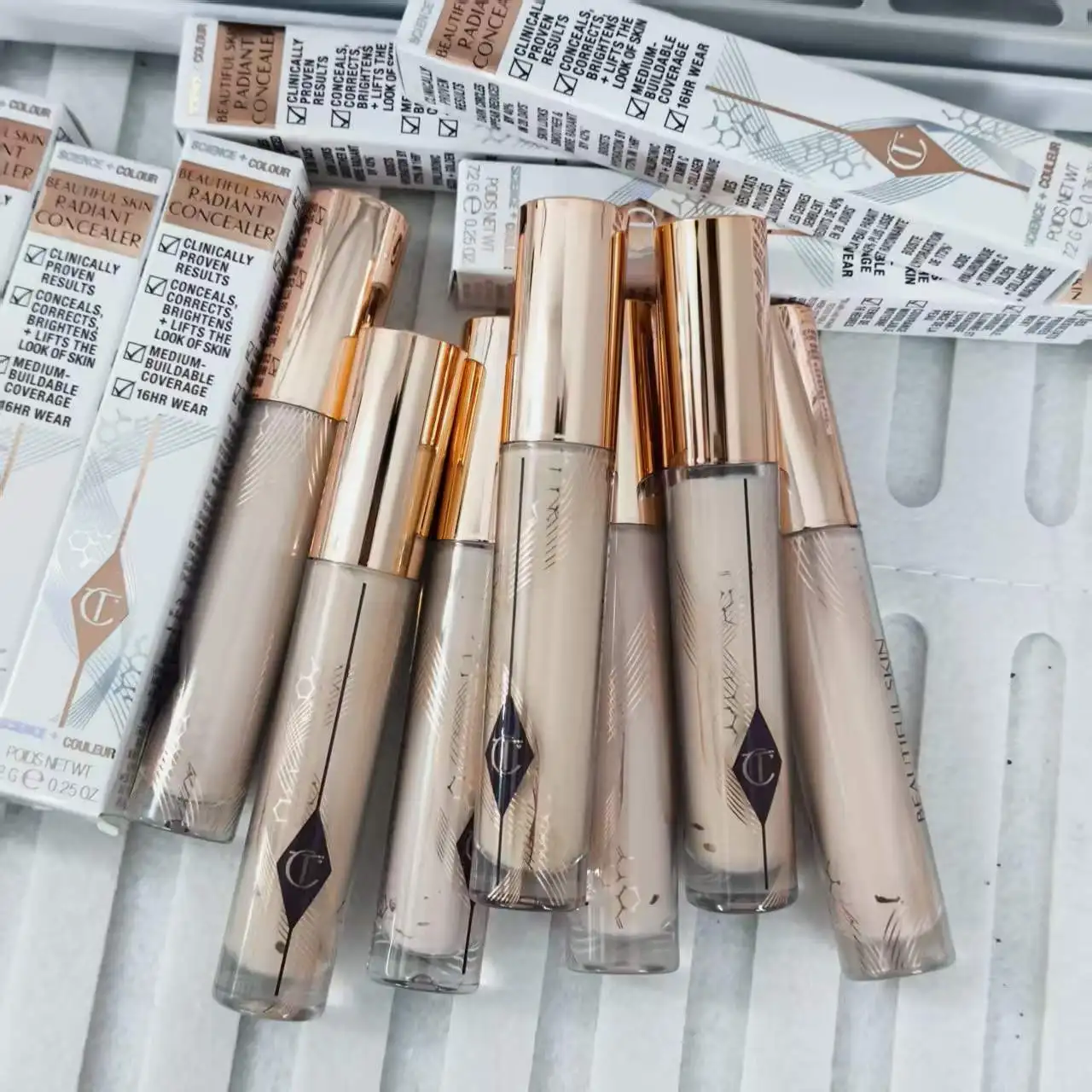 CT Beautiful Skin Radiant Concealer Reduce Dark Circles Makeup Effect Is Transparent and Radiant Presenting A Natural Texture