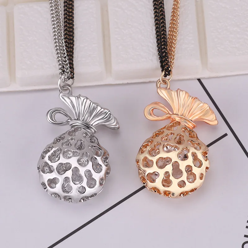 

Lucky Money Bag Autumn and Winter versatile and personalized long necklace, women's crystal sweater chain