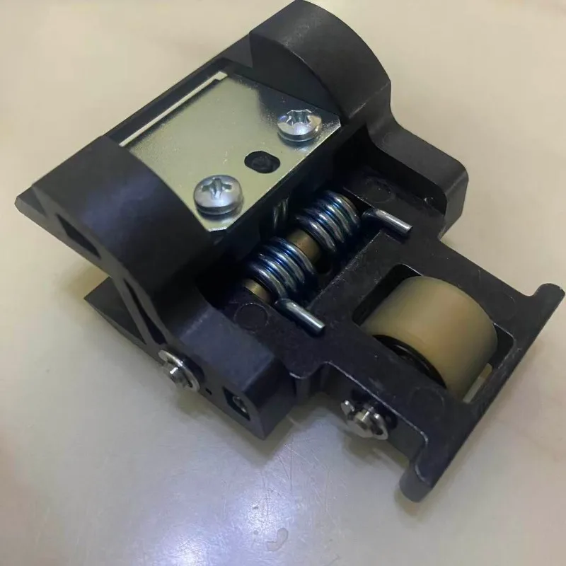 New Original Roland SG2-300 SG2-540 VG2-540 VG2-300 VG2-640 SG2-640 Pinch Roller L / R 6000006038 / 6000006039