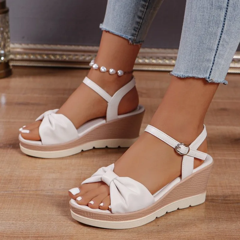 Damen Keilsandalen mit Knöchelriemen, Schnalle, Schleife, offener Zehenpartie, Plateau, strukturierter Sohle, bequem, leicht, langlebig, flexibler Stil