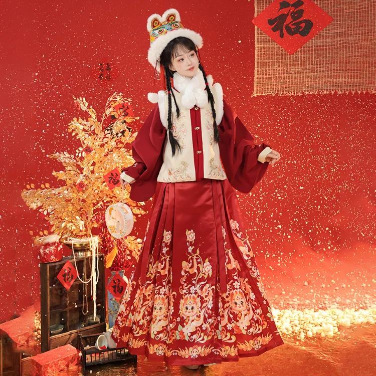 

HXD01 Female Ming embroidery is thicker than armour horse face dress and winter dress with velvet