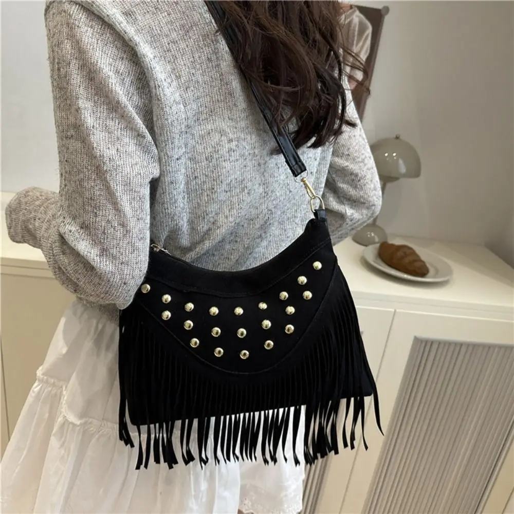 

Fashion Vintage Rivet Shoulder Bag Tassel Boho Underarm Bag Zipper Suede Handbag Feamle