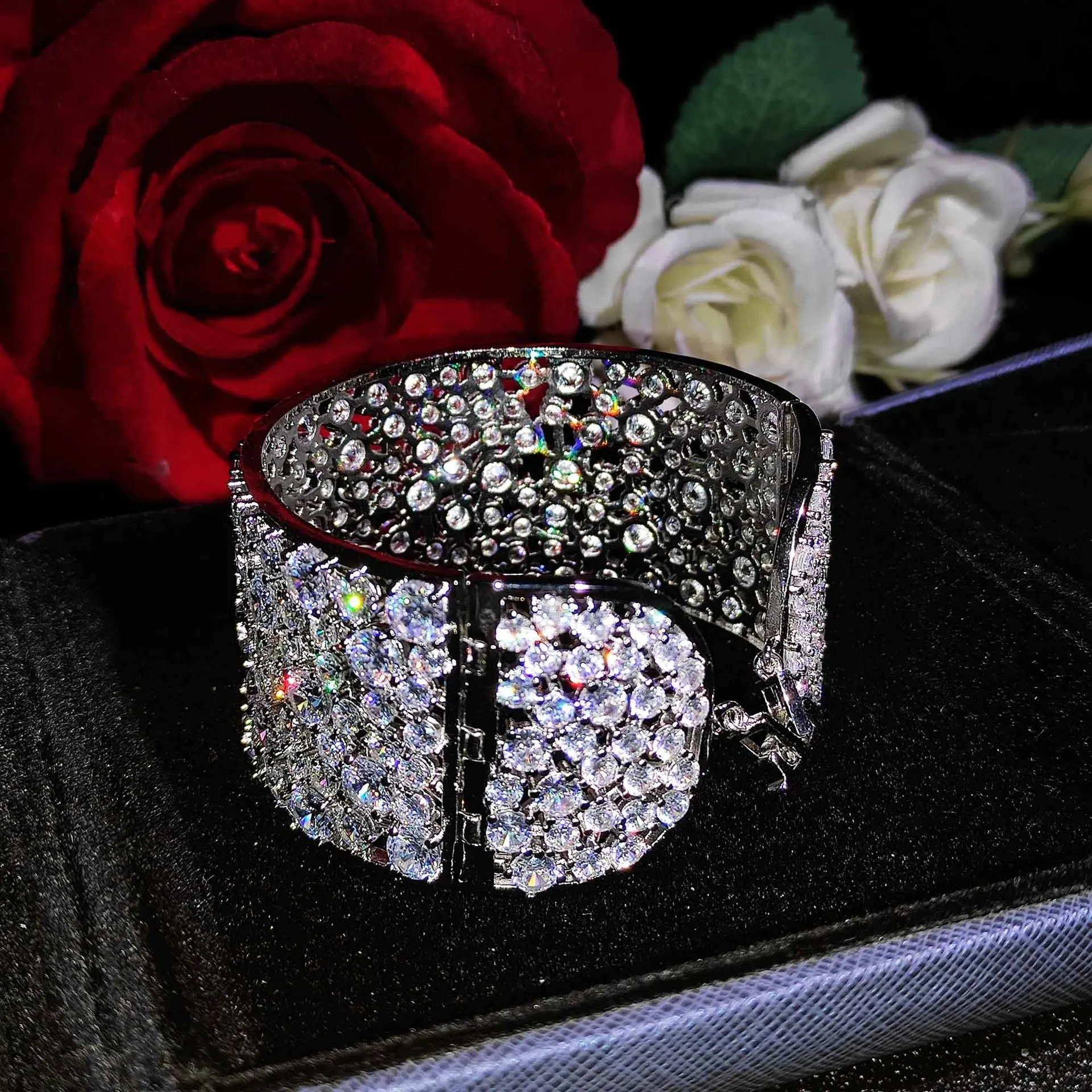 Luxury Full of Cubic Zirconia Bangles for Women Platinum Plating Exquisite Wide Version Bracelet 2024 Korea Fashion Jewelry