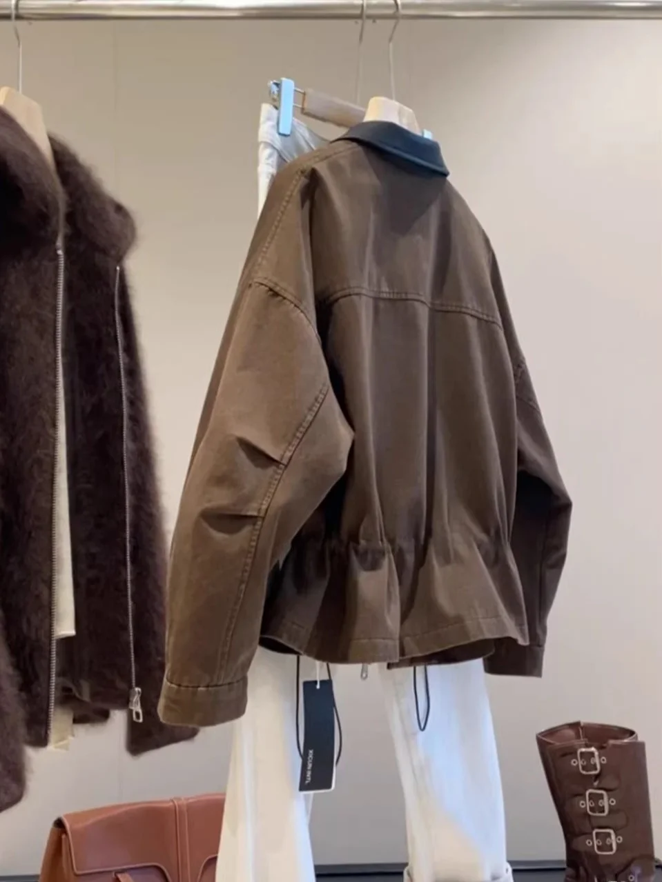 جاكيت نسائي جديد للخريف بتصميم راكب الدراجات النارية، بقصة ضيقة عند الخصر وياقة قائمة، بتصميم مرقع عصري من مزيج القطن، معطف عمل.