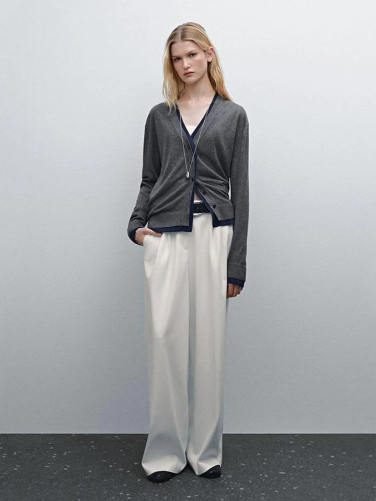 

Весенняя новинка: женский повседневный вязаный свитер с V-образным вырезом, открытый спереди, облегающий, мягкий, с длинными рукавами, для работы и повседневной носки