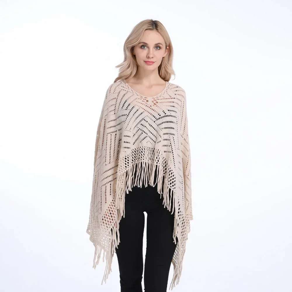 المرأة خفيفة الوزن قارب العنق المعطف سترة فضفاضة شرابات مع جوانب مهدب وأنماط مجوفة دروبشيبينغ