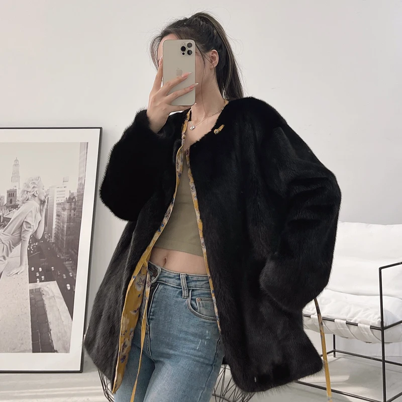 Winter New Fashion Whole Mink Fur Short Marten Overcoats Female Chinese Style Coat