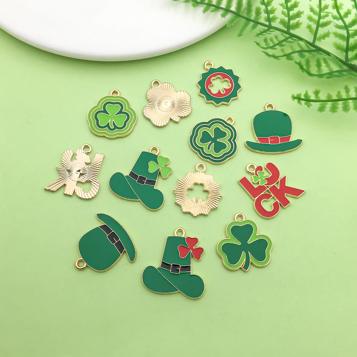 10/12pcs Enamel St. Patrick's Day Charms Green Shamrock Hat Irish Letter Design Pendants for DIY Jewelry Making