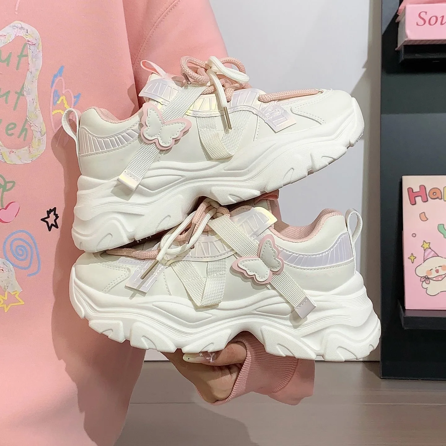 2026 Frühling Herbst Neue Damenmode Atmungsaktive Ultraleichte Dad-Sneaker im Butterfly-Stil mit dicker Sohle und erhöhtem Absatz – Detail 8