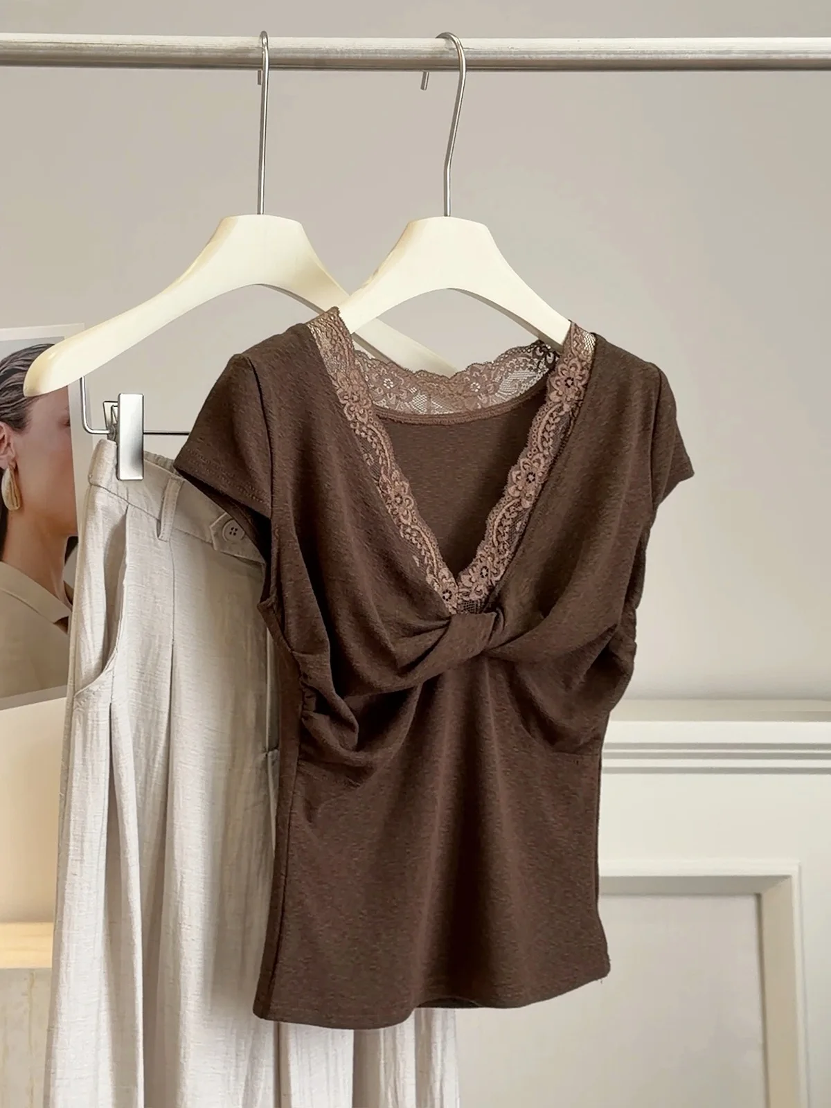 Women Summer Retro Lace Spliced T-Shirt V Neck Twist Front Short Sleeve Top Niche Design Slim Fit Cropped Tees
