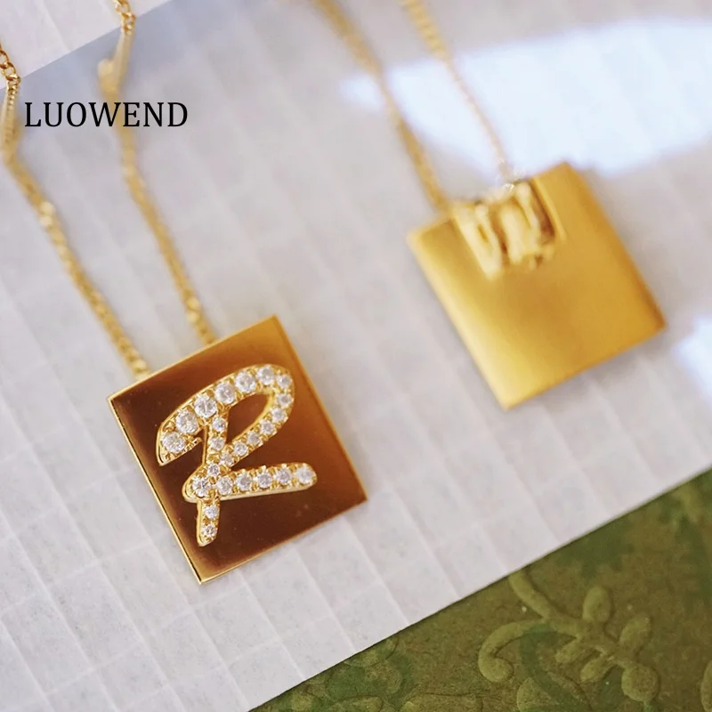 LUOWEND 100% 18K Yellow Gold Necklace Fashion Letter Board Design Real Natural Diamond Pendant Necklace for Women Birthday Gift