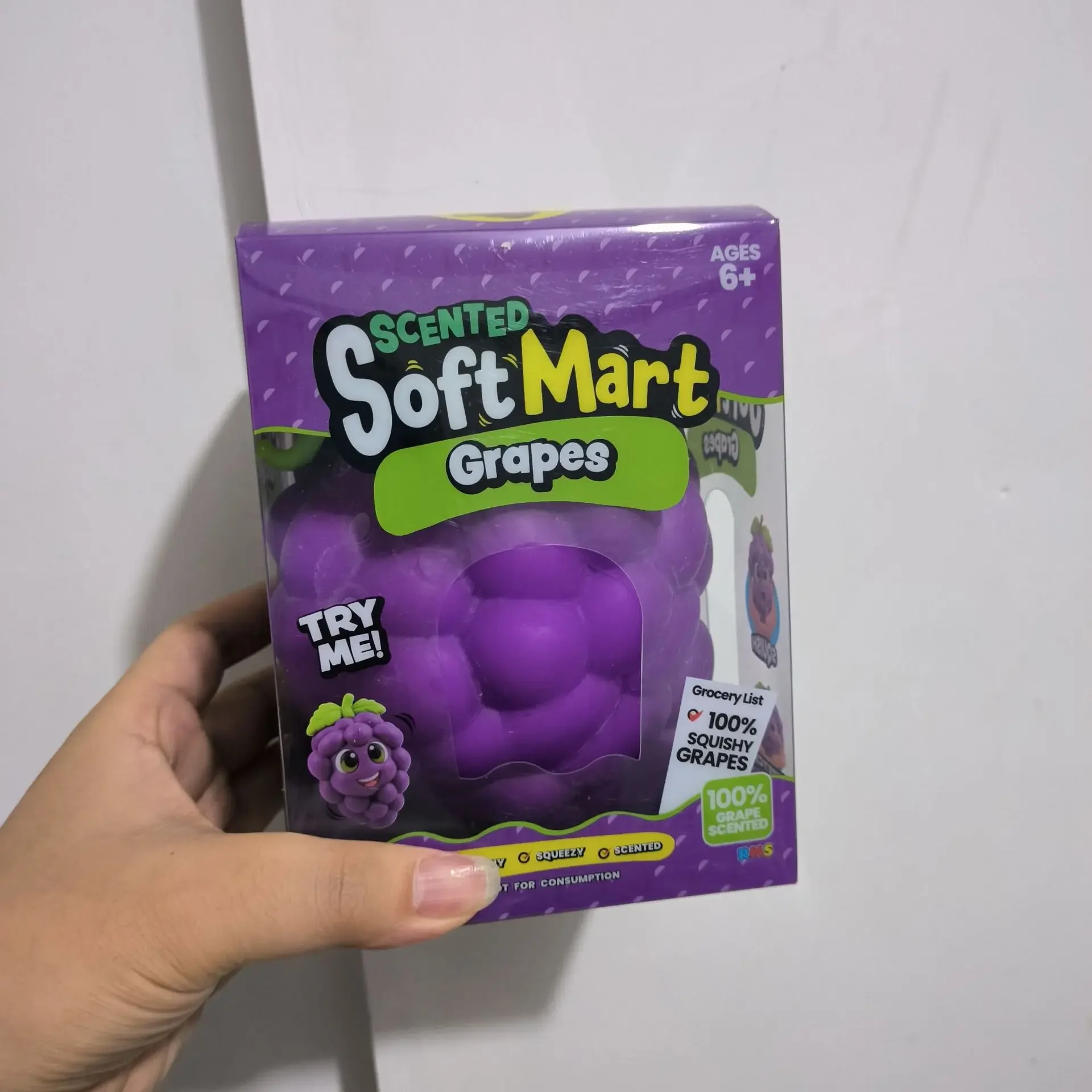 

New Simulated Grape TPR Slow Rebound Kneading Music Decompression Toy Heart Grainy Kneading Toy