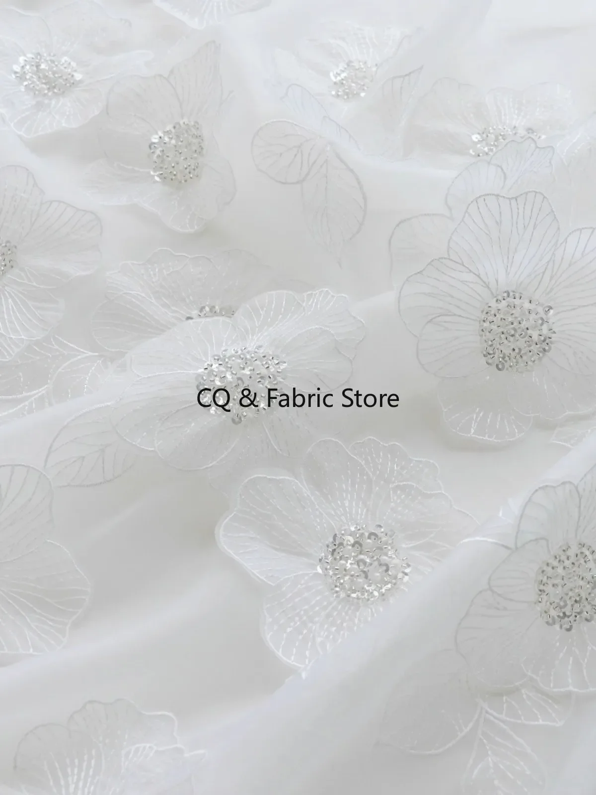 Tessuto ricamato con perle di fiori tridimensionali in organza ad alta densità per tessuto di design per abiti da sposa e da sera