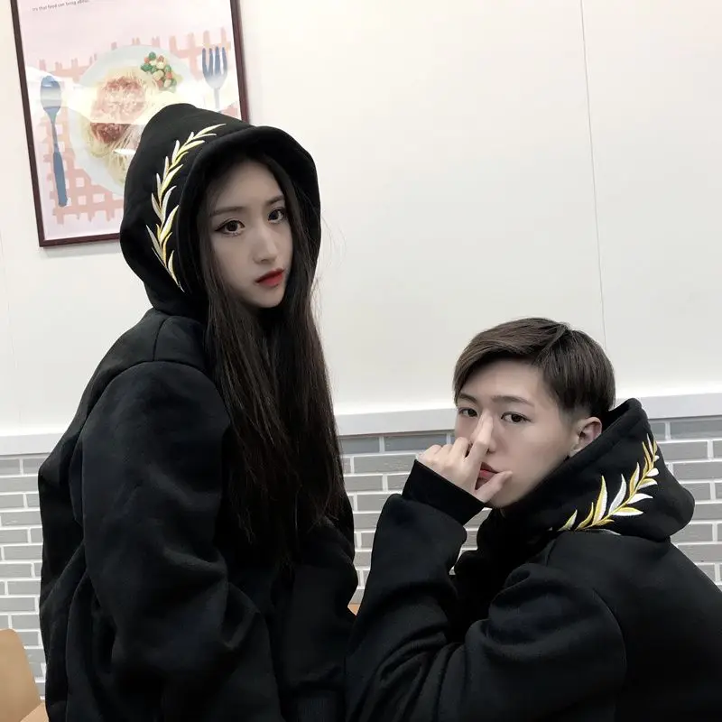 Neuer bedruckter Pullover im koreanischen Stil plus samtverdicktes Kapuzenpullover für Damen im Herbst und Winter