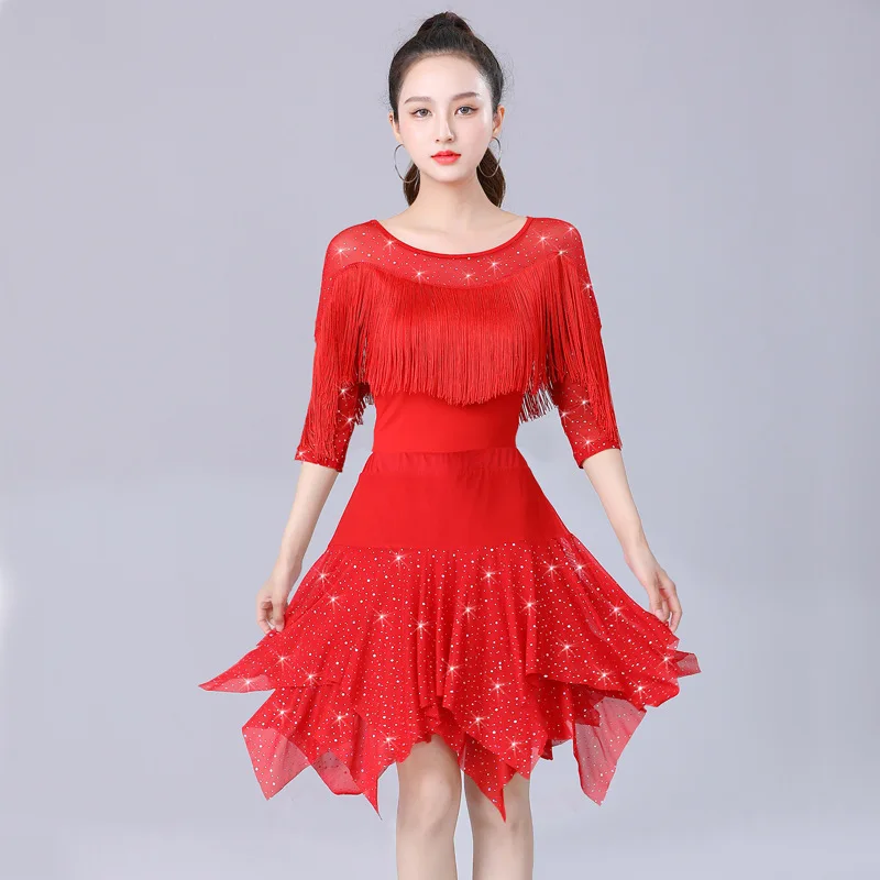 ที่กําหนดเองชุดเต้นรําละตินฝึกเครื่องแต่งกายหญิงผู้ใหญ่การแข่งขันเครื่องแต่งกายพู่ชุดด้านบนชุด