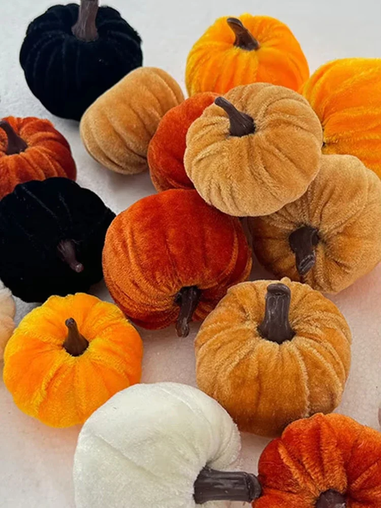 5 SZT. Sztuczne Dynie Aksamitne Dynie Dekoracja na Halloween Pluszowe Dynie do Dekoracji Domu, na Stół, Rekwizyty do Zdjęć, Jesienne Dekoracje — 2