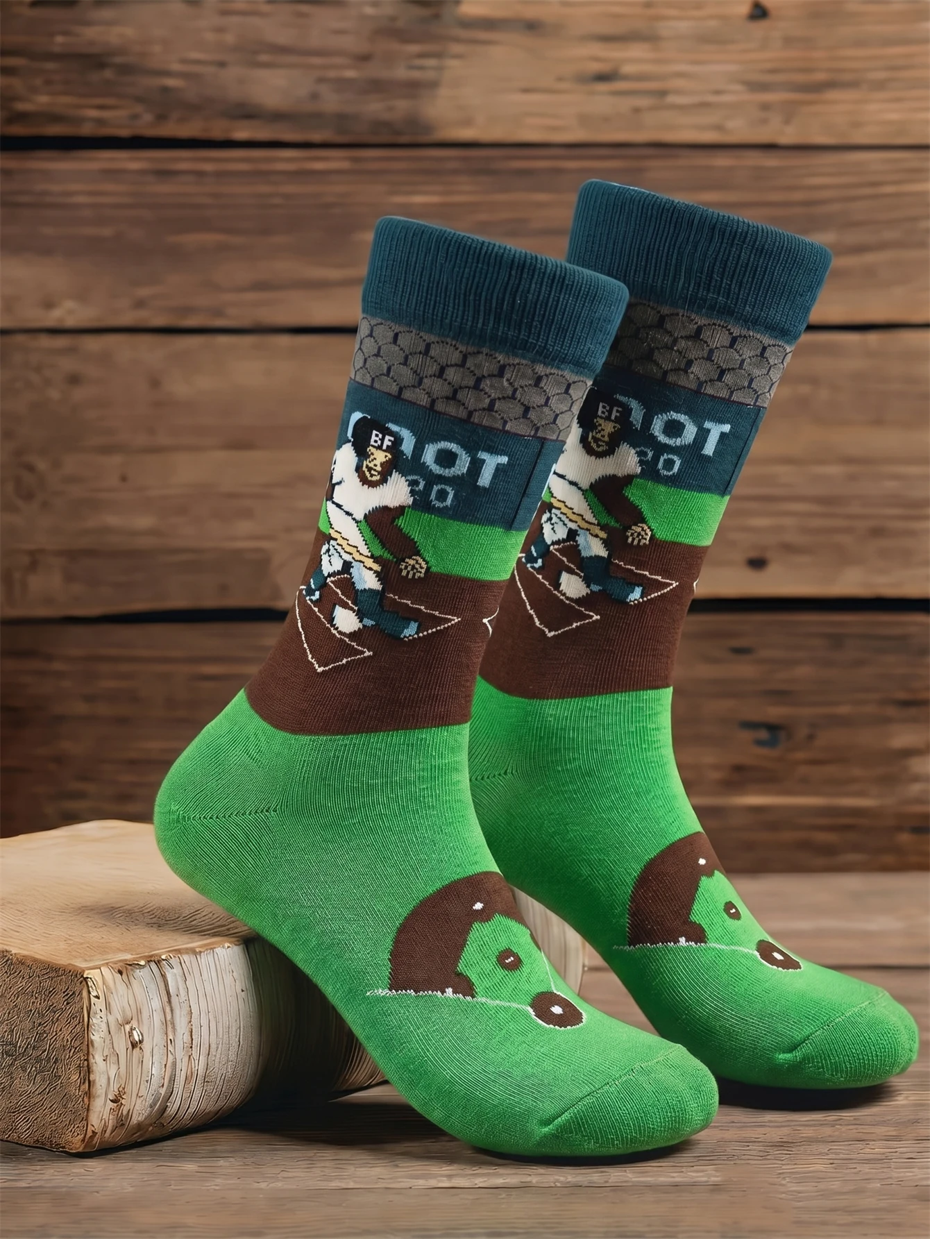 Crew-Socken für Herren, Sportsocken mit neuartigem Design und Golfplatzmuster, lustiges Geschenk für Männer und Frauen, Golf-Liebhaber