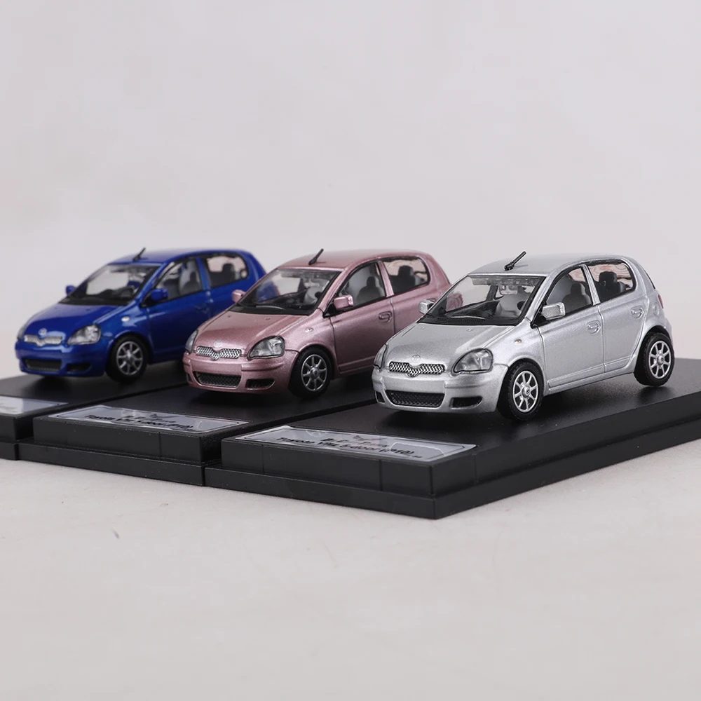 DCT 1:64 Vitz 5-door P10 Alloy Diecast Car Model with Display Base Collectible Miniature Car Ornament Hobby Gift