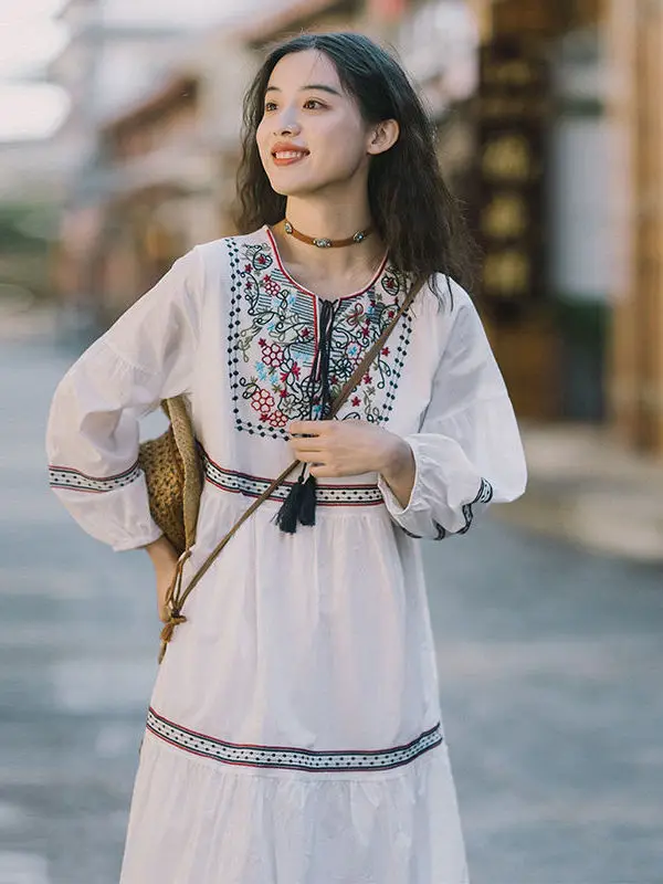 Spring Autumn Vacation Tourism O- Neck Dress Women Loose Elegant Ethnic Lantern Sleeve Cute Embroidered Floral Bohemia Dresses