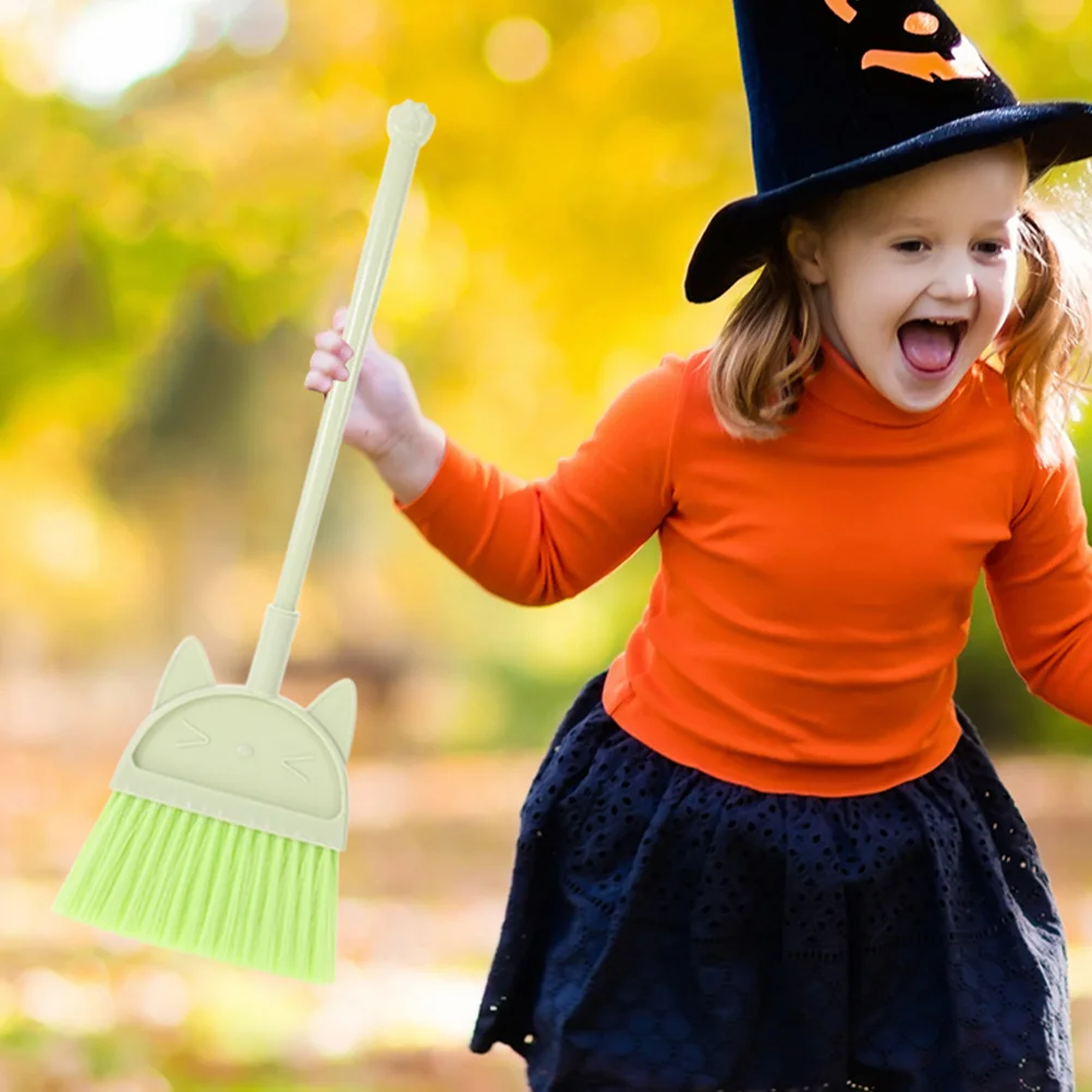 Juego de Mini escoba para niños, 3 uds., limpieza de dibujos animados para interiores y exteriores, suministros para el hogar, escobas para niños, escobas para niños pequeños