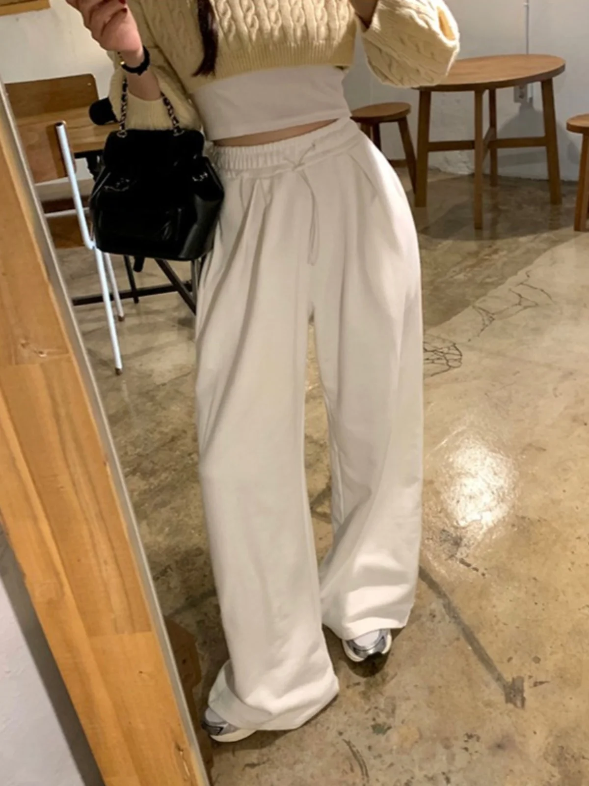 Koreańskie szerokie spodnie sportowe typu sweatpants damskie, codzienne spodnie białe, modne, wyszczuplające, na wiosnę 2025, z wysokim stanem, długie.