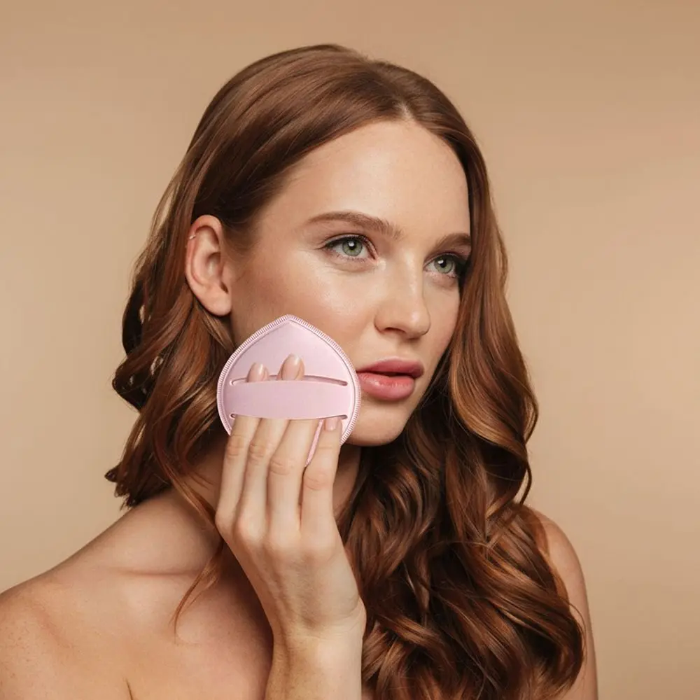 Puder do makijażu w dużych ilościach, gąbki do pudru z bawełny, przenośne gąbki do pudru na mokro/sucho, miękkie pędzle do makijażu.