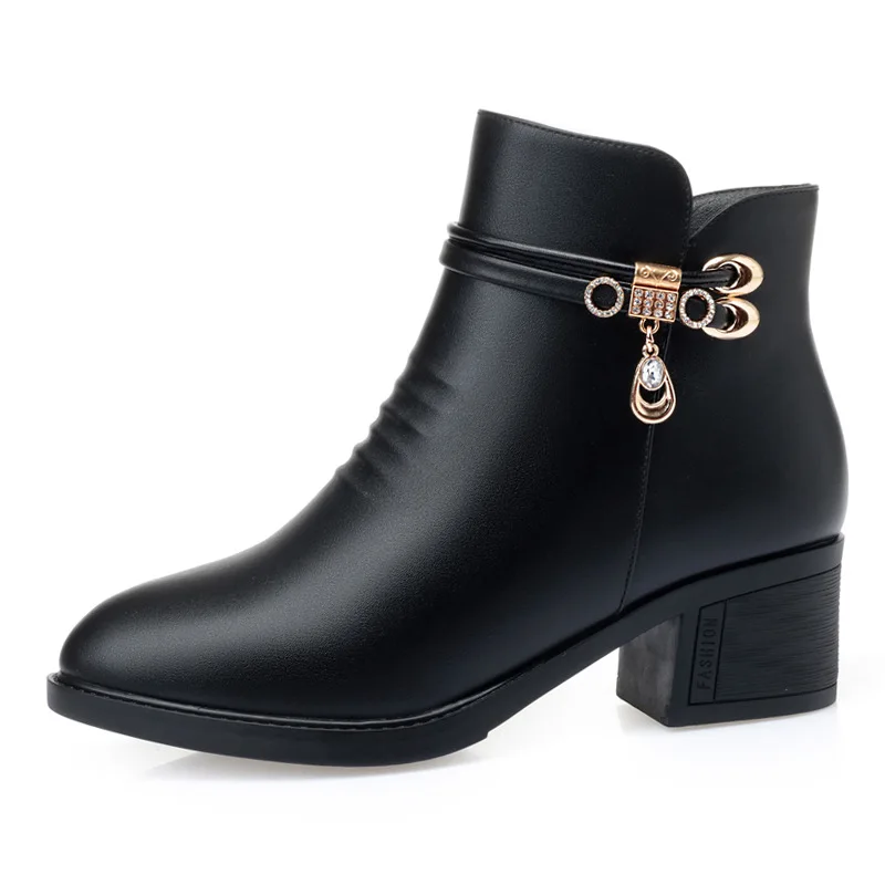 Soft Leather Women's Boots 2023 Winter Waterproof Woman Warm Snow Boots Women Comfortable Soft Bottom Short Boots Plus Size