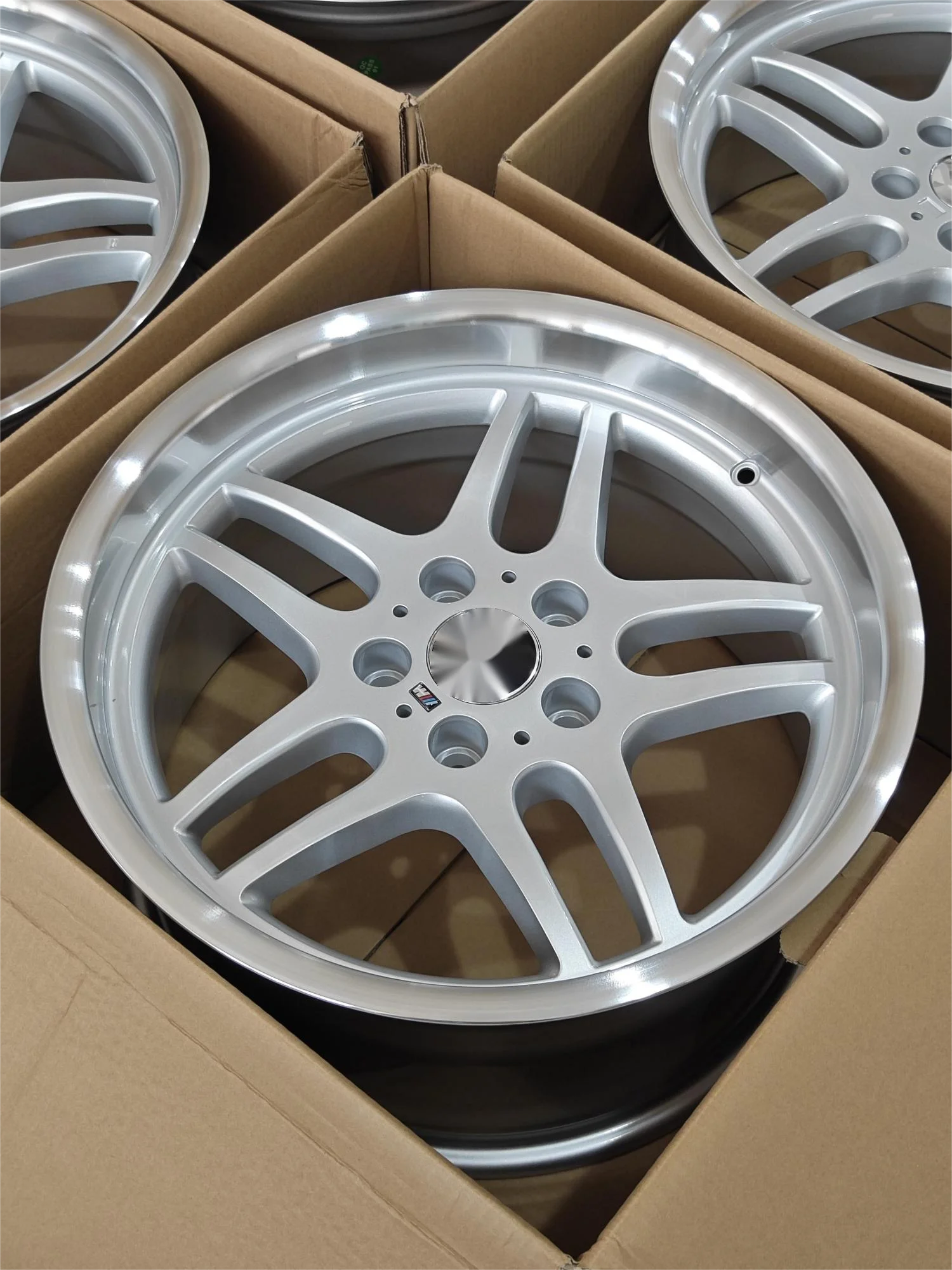 Top Quality Alloy Wheel Rim For   3 5 7 series Car  17 18 19 Inch 5X120 Forged Casted Passenger Car Light Weight Jerry Huang