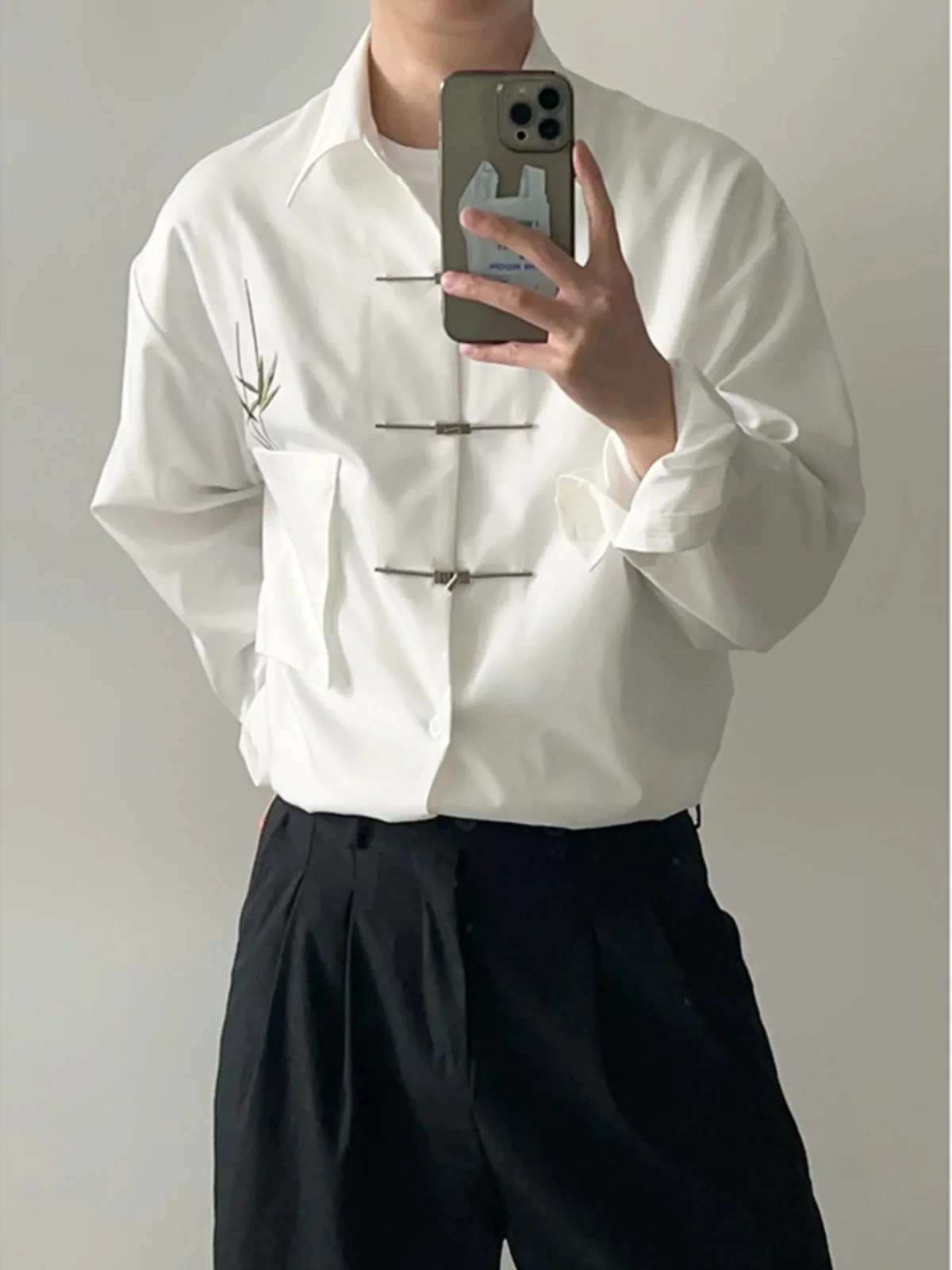 

New Chinese Sle Embroidered Bamboo Long Sve irt Men's Faion Metal Airplane Button Tang Suit Outerwear Jaet