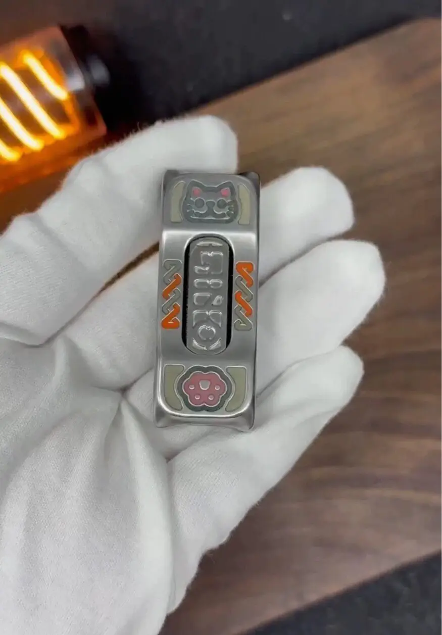 Used Lingbao + cat push + steel edc decompression toy
