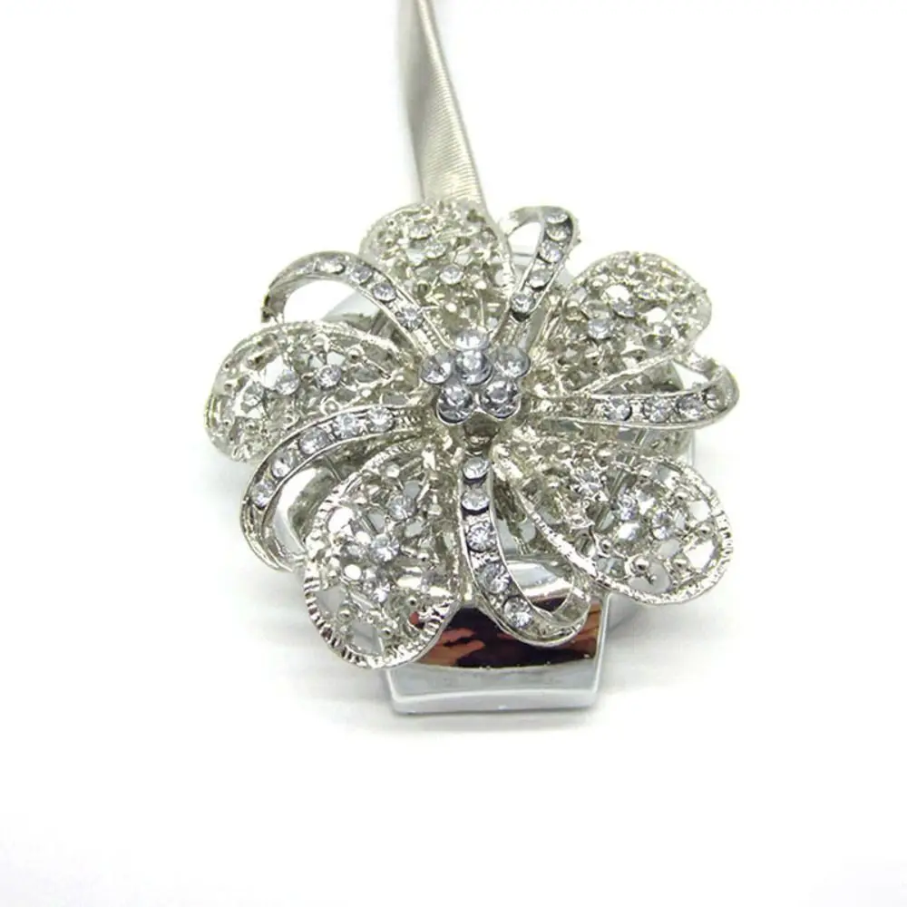 1/2pcs New Magnet Curtain Tiebacks Sparkling Crystal Attractive Curtain Tie Rope Flower Type Curtain Buckle Clip Home Decor