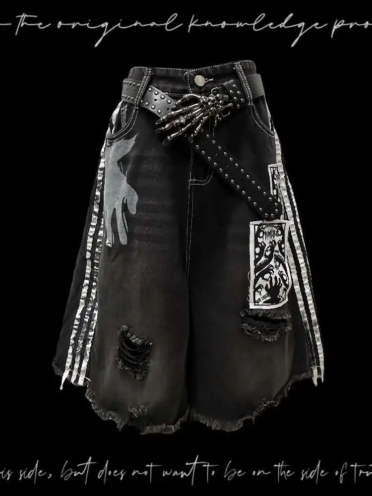

Man Women Unisex Dark Gothic Punk Jeans Avant-Garde Black Striped Distressed Denim Shorts Unisex American Street Style Patchwork