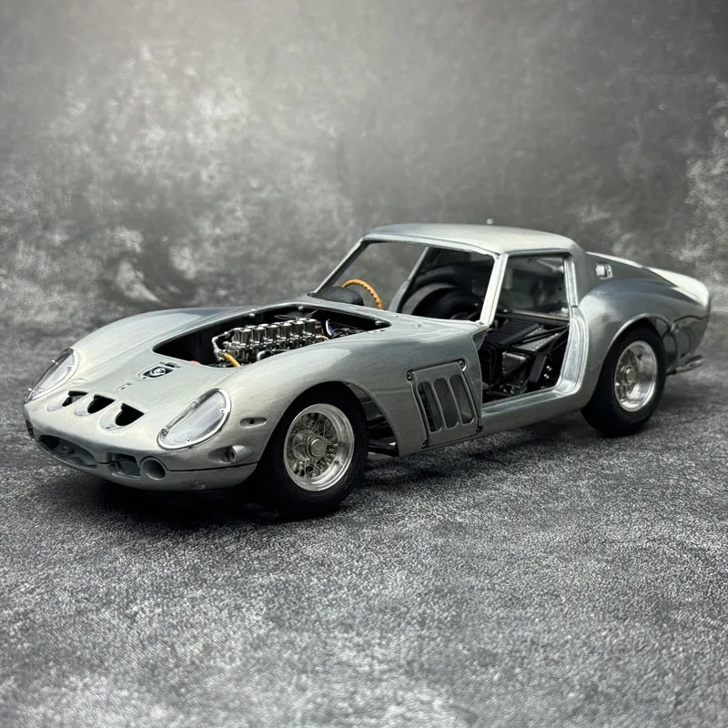 CMC 1:18 250GTO Skeleton Clear Paint Edition Limited Edition Alloy Car Model Collection Gift