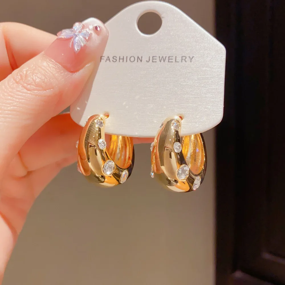 Luxuriöse 18K vergoldete Zirkonia-Ohrringe mit geometrischem Design für Damen – Party-Accessoire im minimalistischen Cold-Wind-Stil