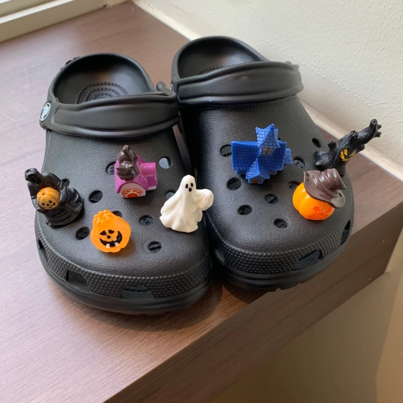 7Pcs Cute Halloween Shoe Charms 3D Skull Castle Ghost Leaf Grim Reaper Pumpkin Hat Buckle Clog Shoes Ornaments Party Gift